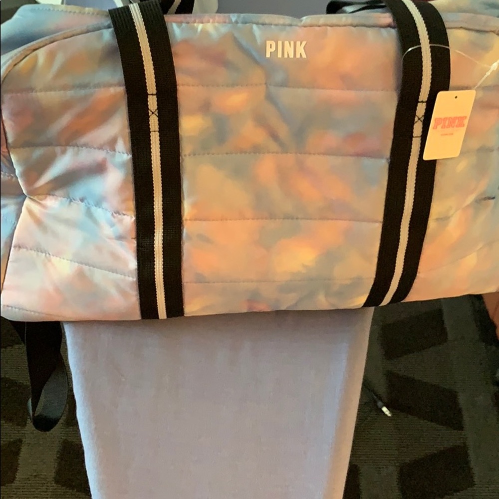 💗VS PINK Quilted Duffle Weekender Bag!